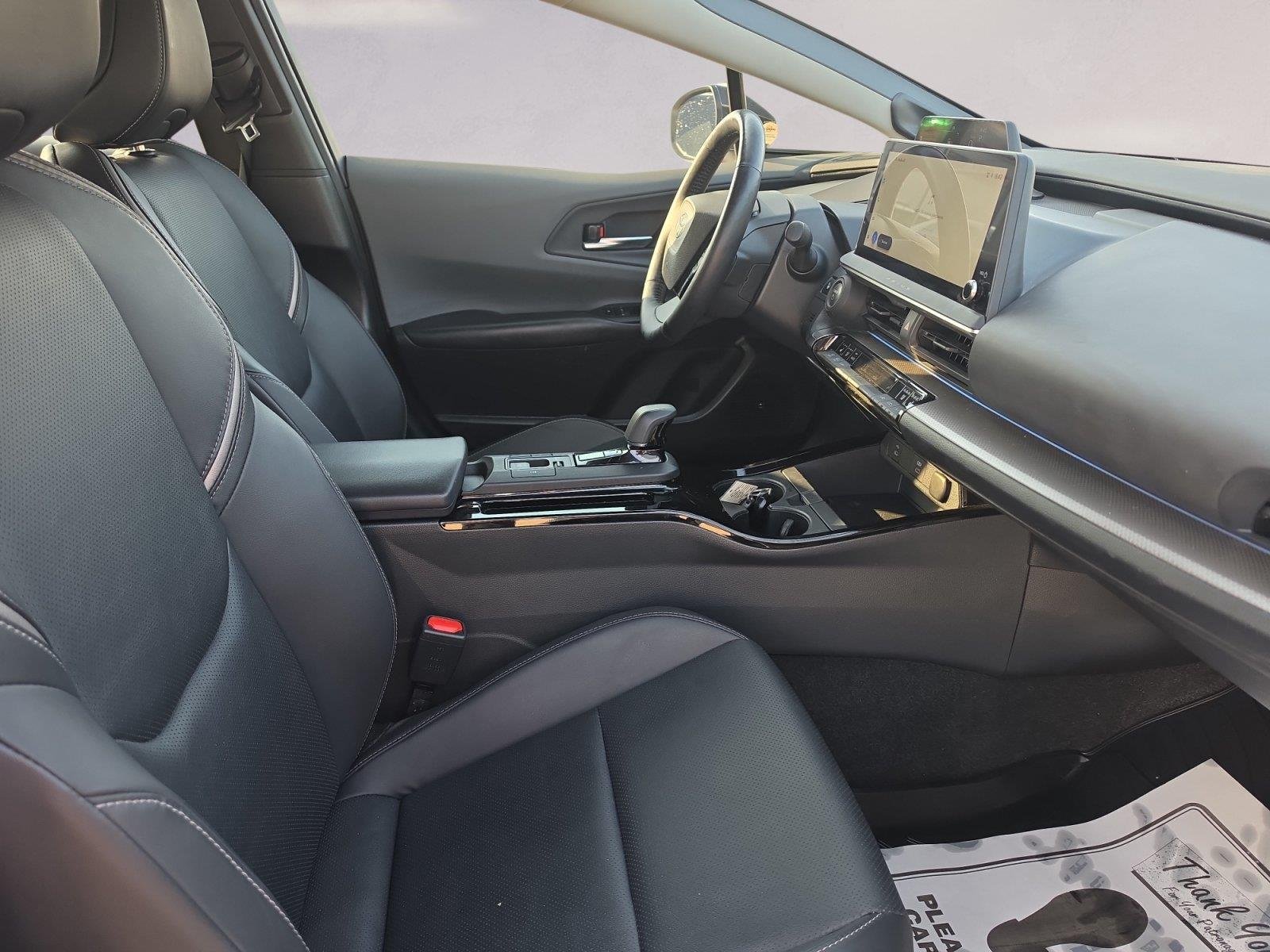 2025 Toyota Prius LE - Photo 15
