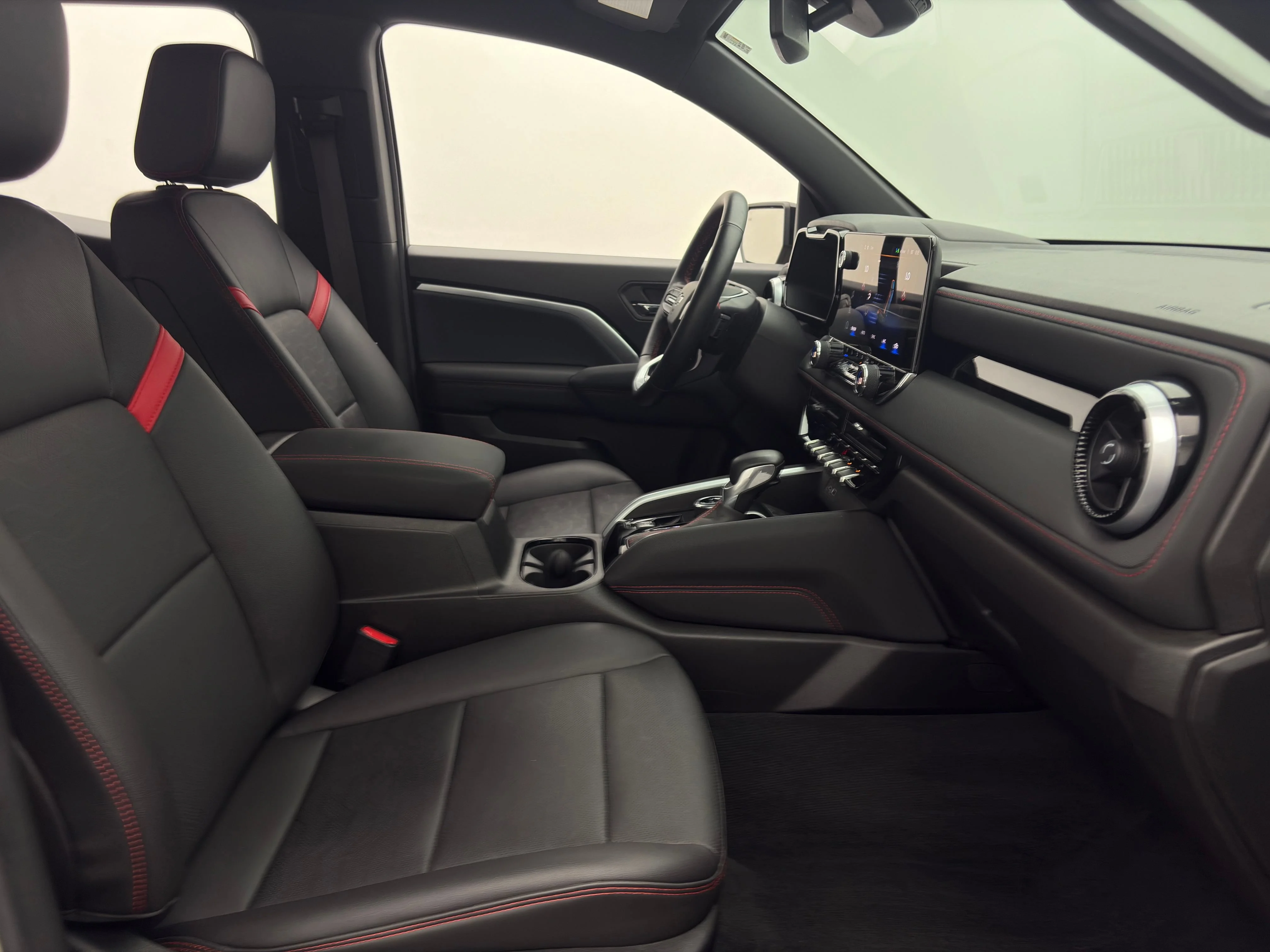Used 2023 Sand Dune Metallic Chevrolet Z71 image 33