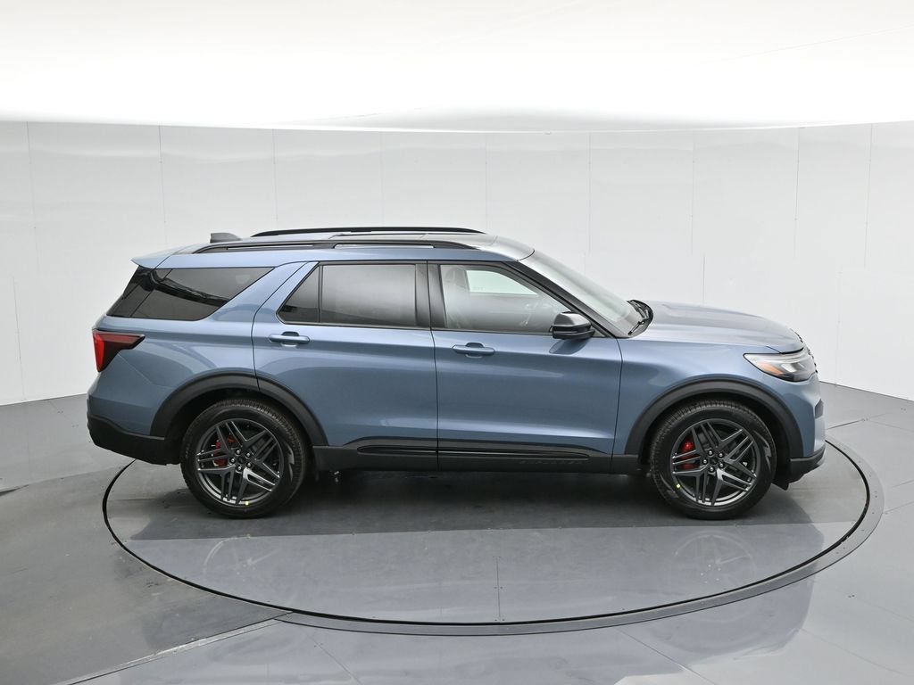 2025 Ford Explorer ST - Photo 44