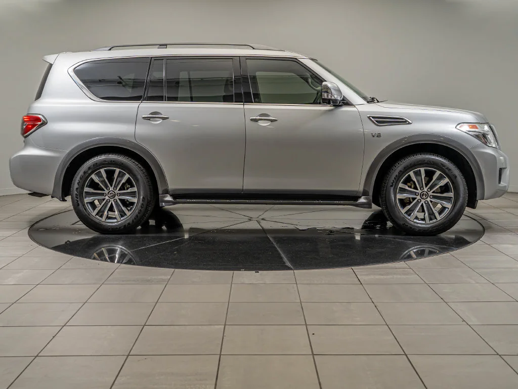 Used 2020 Brilliant Silver Metallic Nissan SL image 11