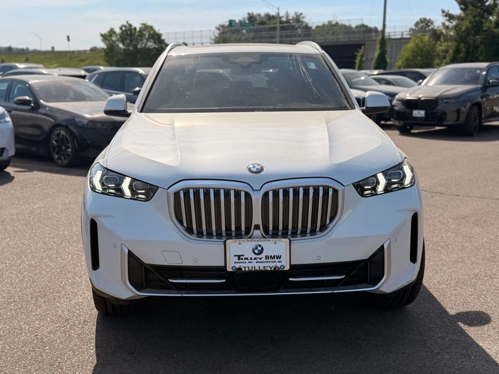 New 2026 Mineral White Metallic BMW xDrive40i image 2
