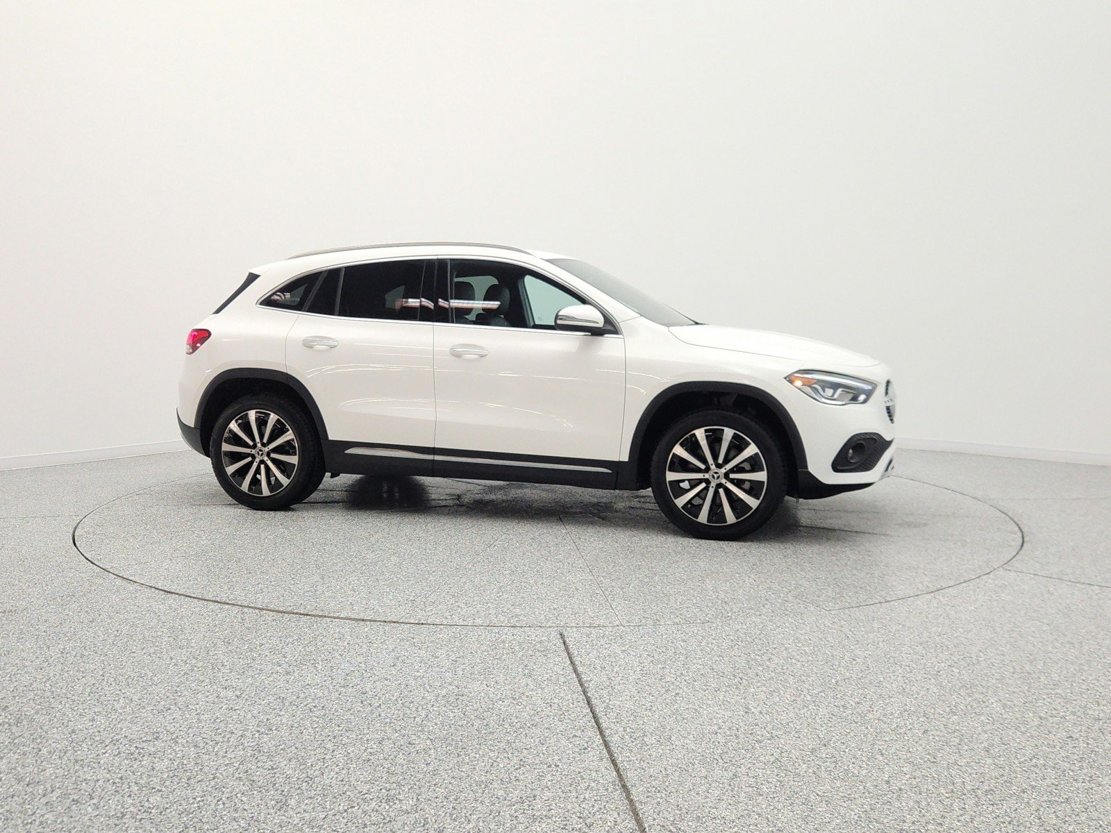 Used 2023 Polar White Mercedes-Benz GLA 250 SUV image 4