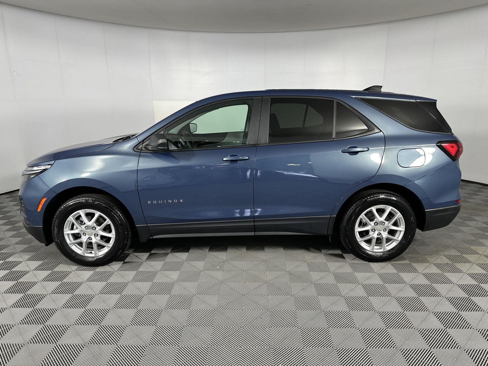 Used 2024 Lakeshore Blue Metallic Chevrolet  image 14