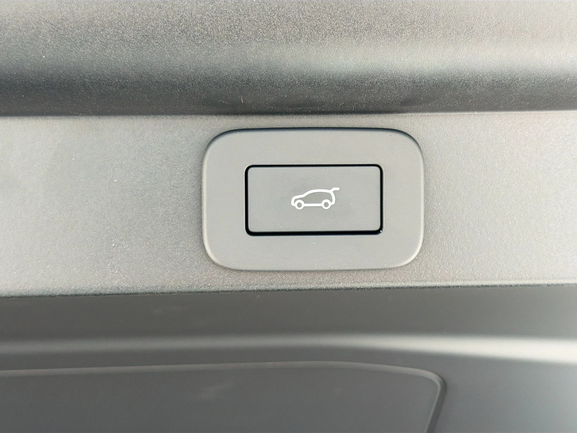 New 2026 Fuji White Land Rover SE image 14