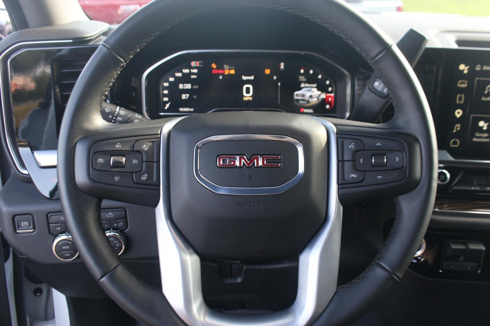 Used 2024 Summit White GMC Elevation image 19