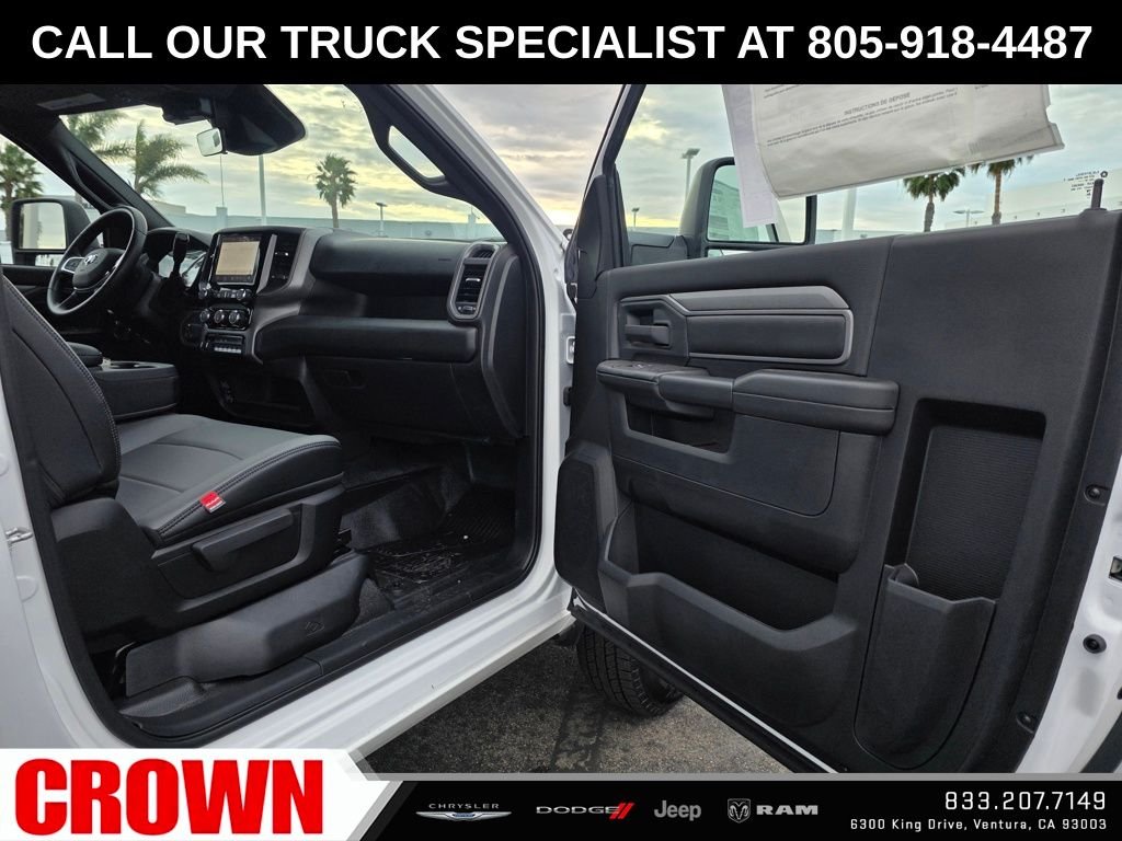 2025 RAM 3500 Chassis Tradesman - Photo 8