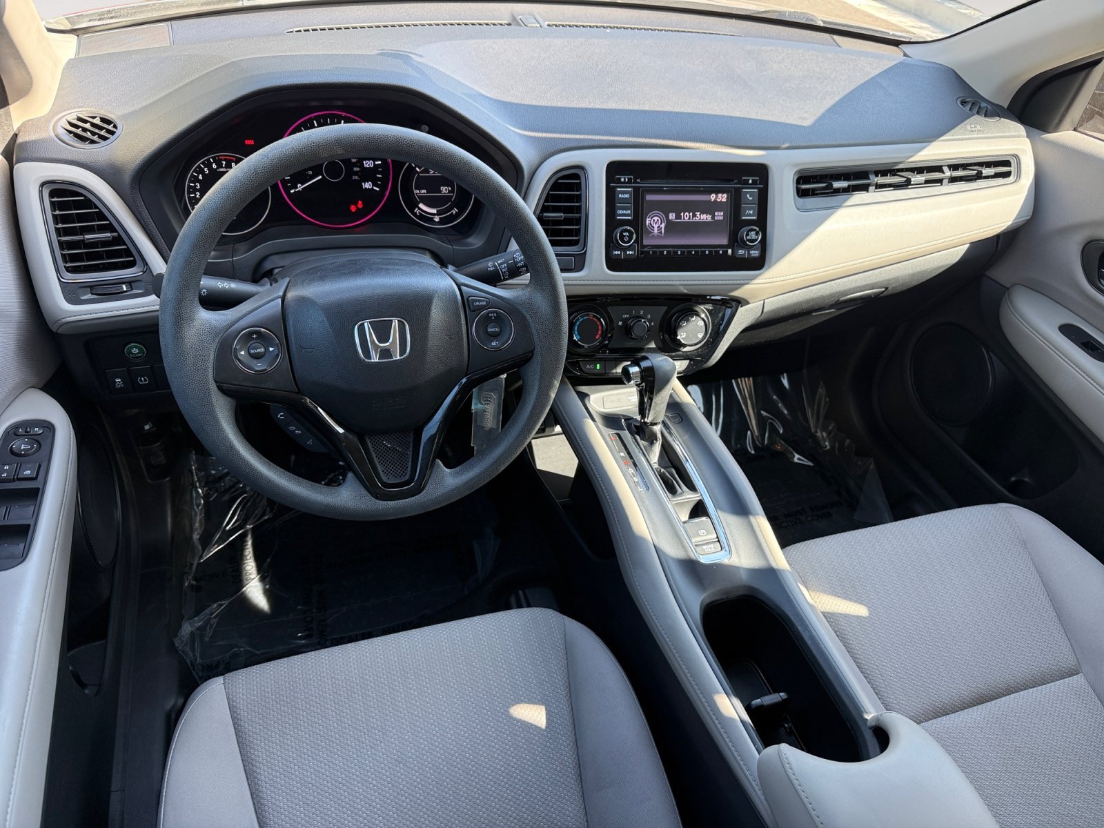 Used 2018 Lunar Silver Metallic Honda LX image 15