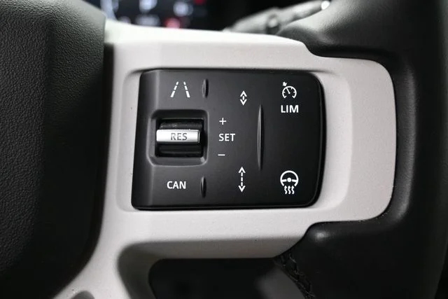 Used 2025 Blue Land Rover S image 18