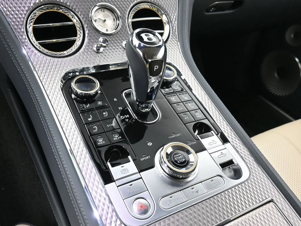 Certified Used 2022  Bentley V8 image 25