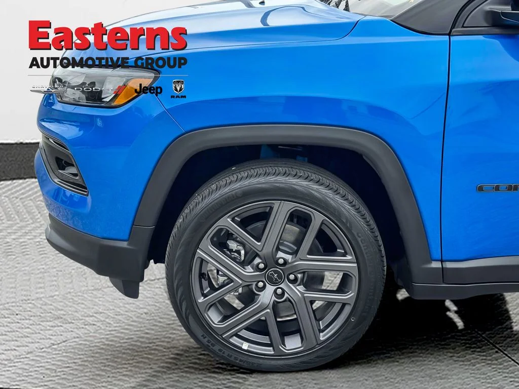 New 2026 Hydro Blue Pearl-Coat Exterior Paint Jeep Limited image 8