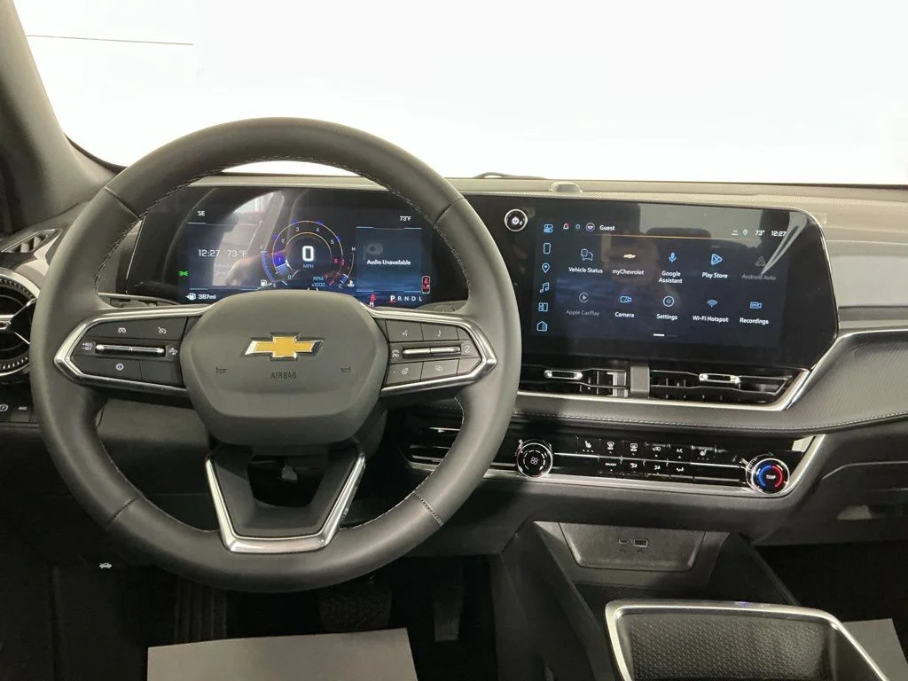 New 2027 White Chevrolet LT image 17