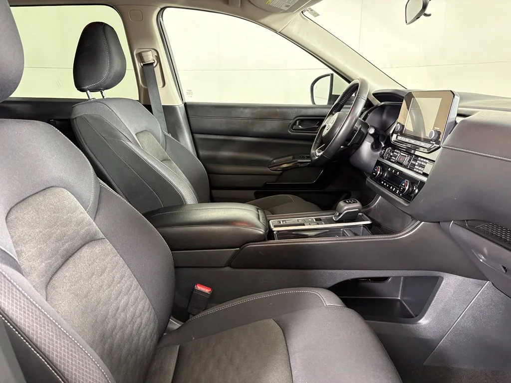 Used 2024 White Nissan SV image 14
