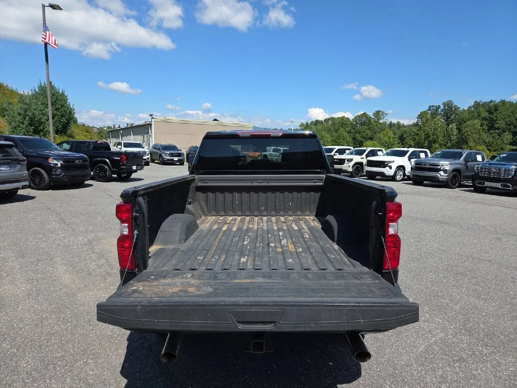 Used 2024 Black Chevrolet Custom image 21