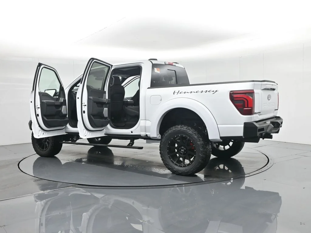 New 2025 Oxford White Ford Lariat image 37