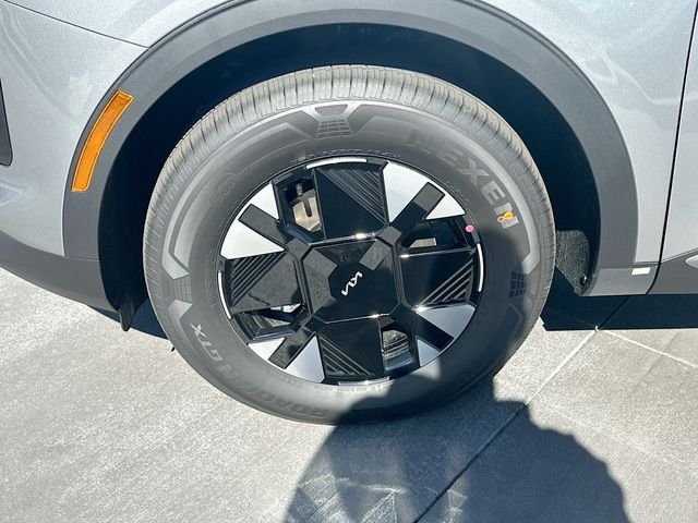 New 2026 Steel Gray Kia LX image 31