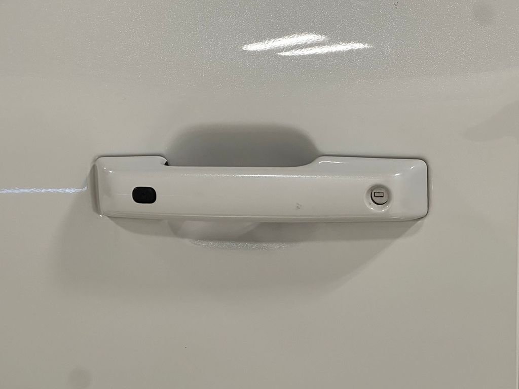 Used 2022 White Ford Lariat image 19