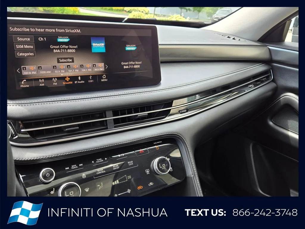 Certified Used 2023 White INFINITI LUXE image 32