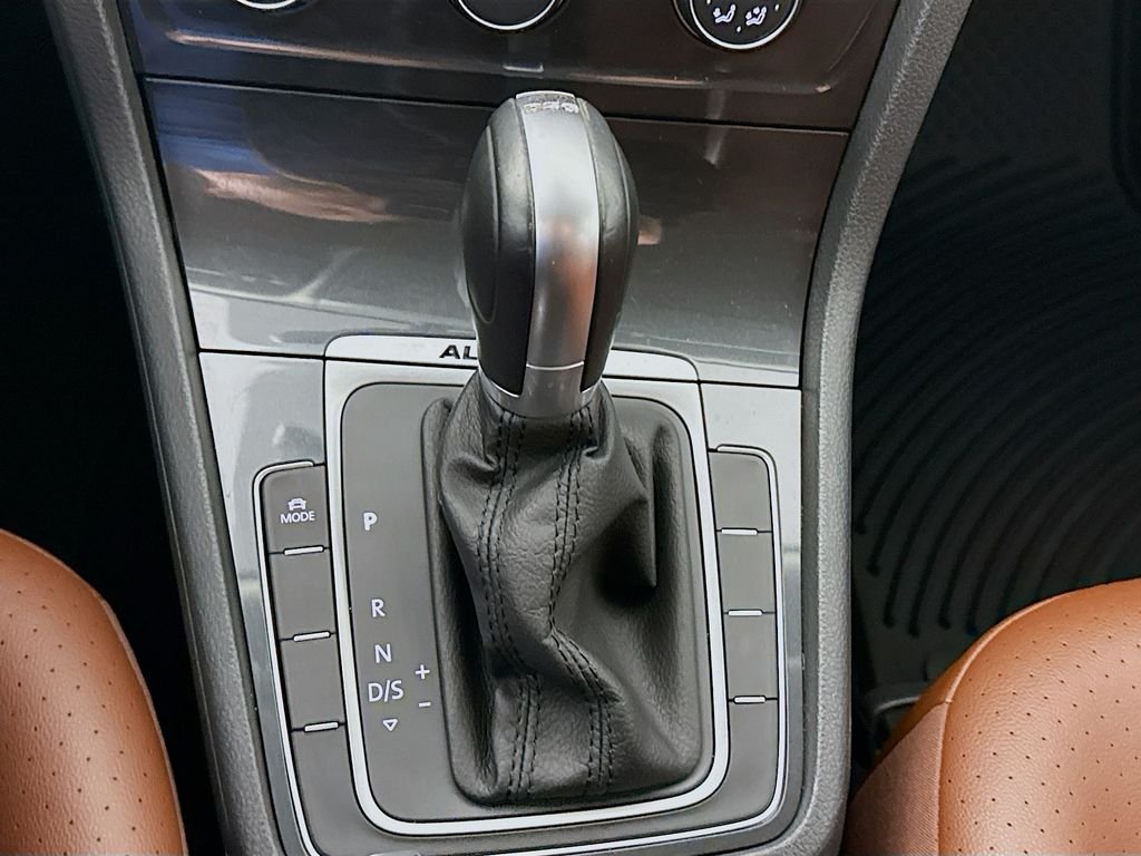 Used 2019 Black Volkswagen TSI S image 17