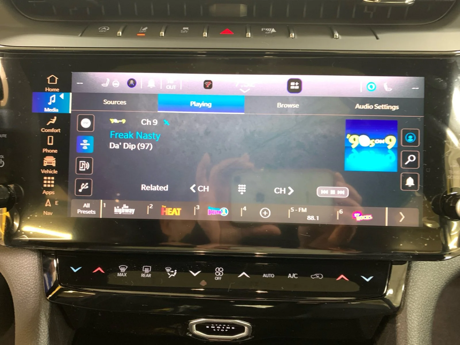 New 2026 Diamond Black Crystal Pearl Jeep Altitude image 21