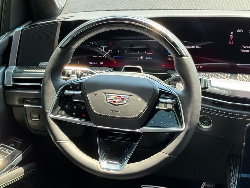 Used 2025 White Cadillac V-Series image 28