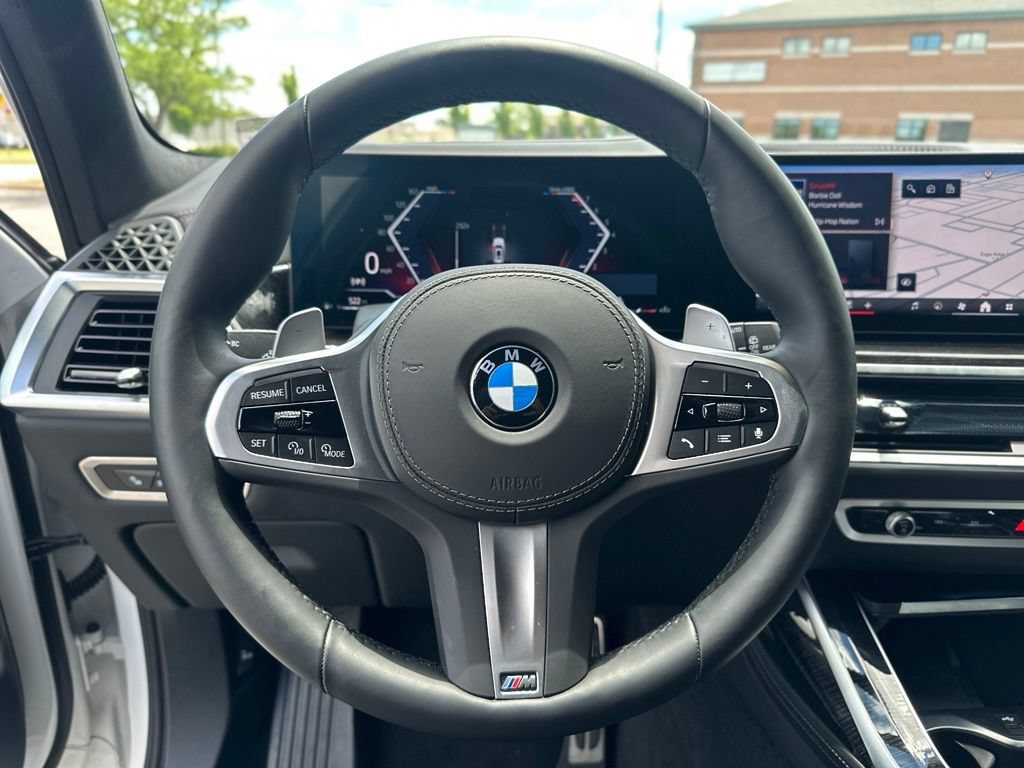 New 2026 Mineral White Metallic BMW xDrive40i image 30