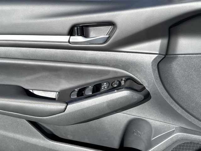 New 2025 Gray Nissan 2.5 SR image 12