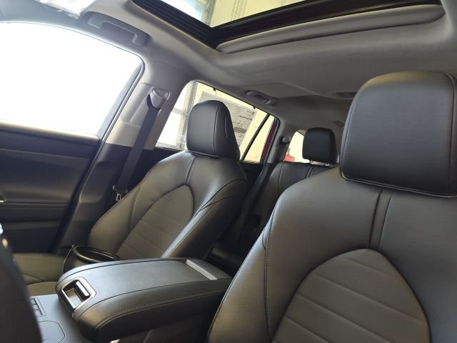 2026 Toyota Highlander XLE - Photo 10