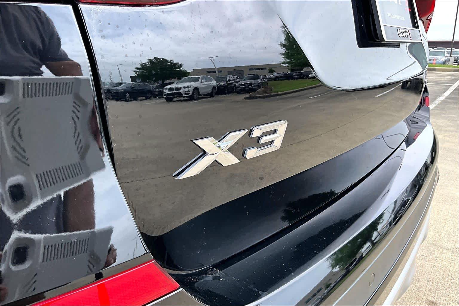 Used 2020 Jet Black BMW sDrive30i image 29