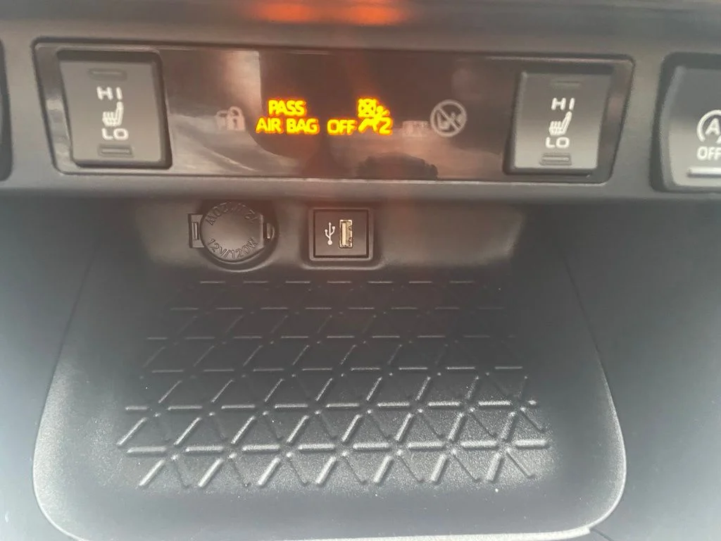 Used 2024  Toyota XLE image 19