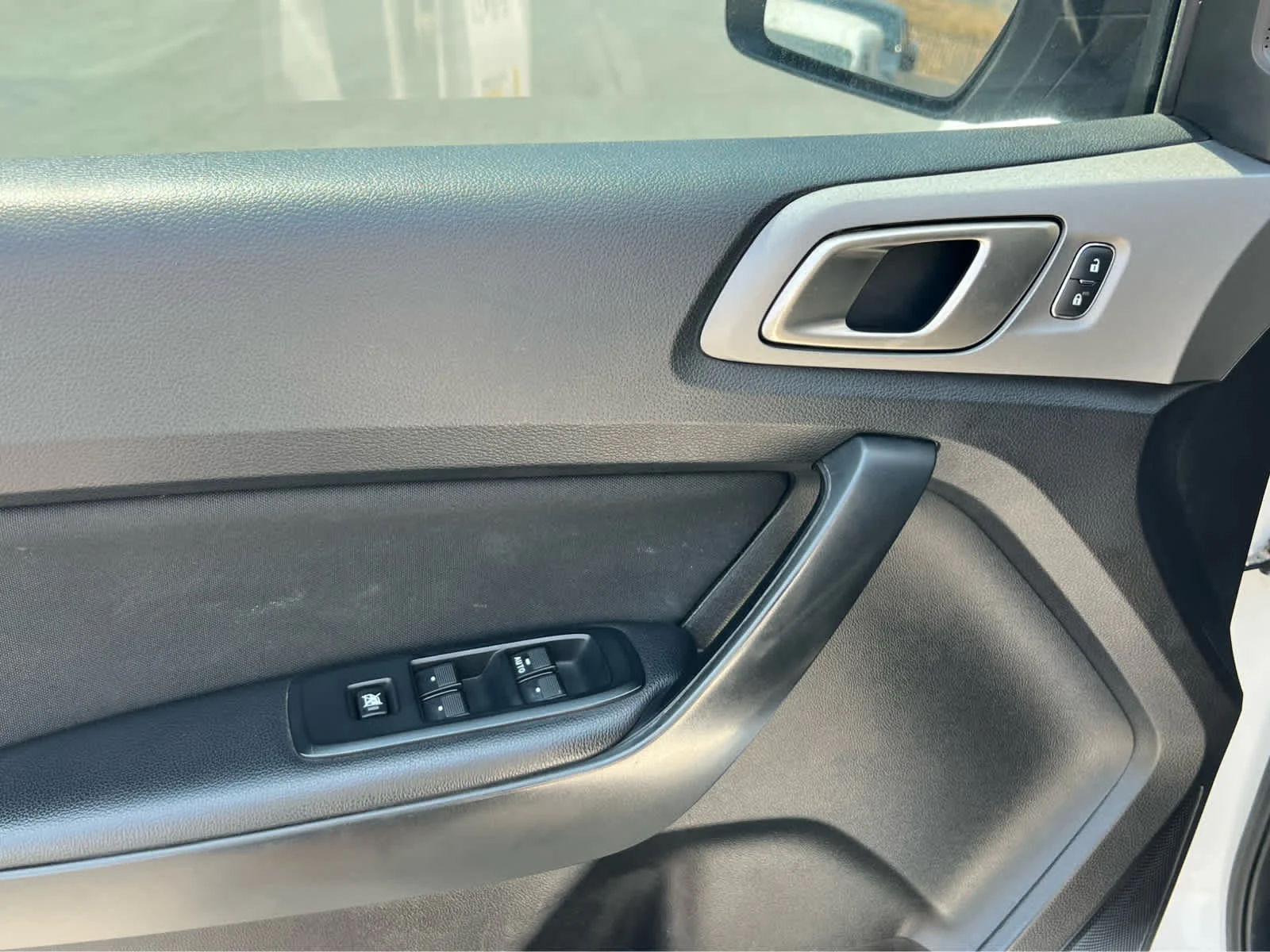 Certified Used 2020 Oxford White Ford XLT image 30