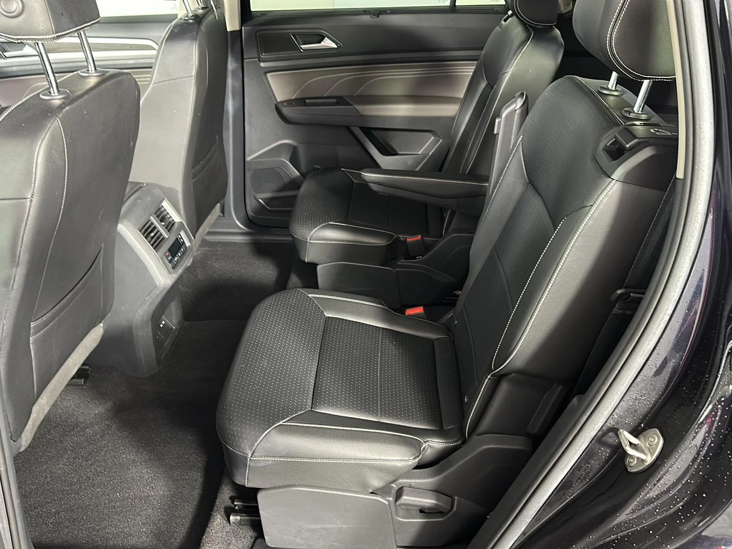 Used 2023 Deep Black Pearl Volkswagen 3.6L V6 SE w/Technology image 18