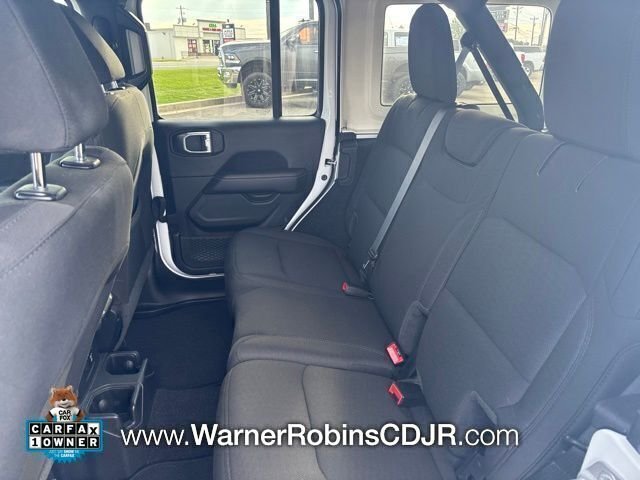 Used 2021 White Jeep Unlimited Sahara image 15