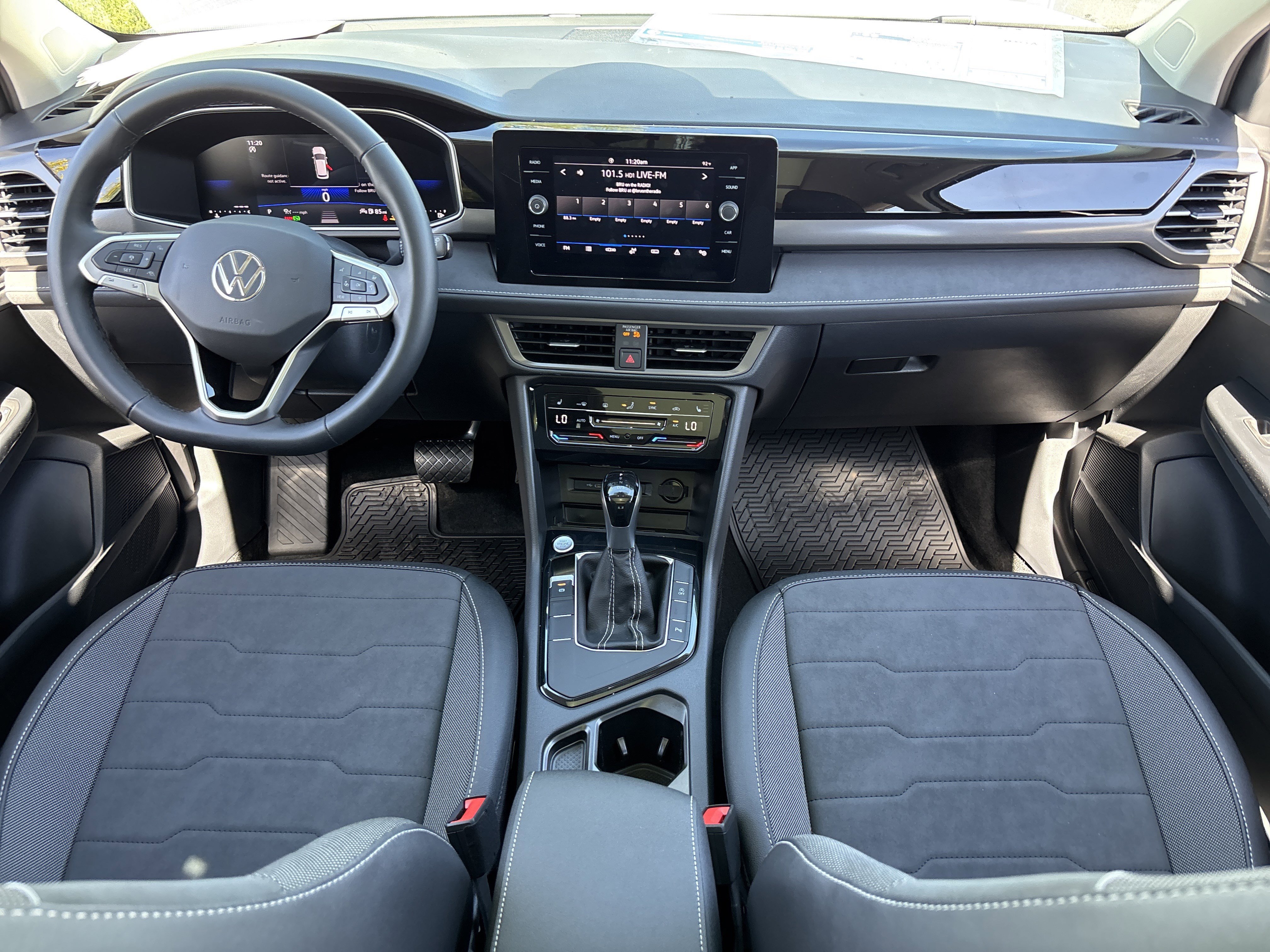 New 2026 Monument Gray w/Dp Blk Rf Volkswagen SE Black image 11