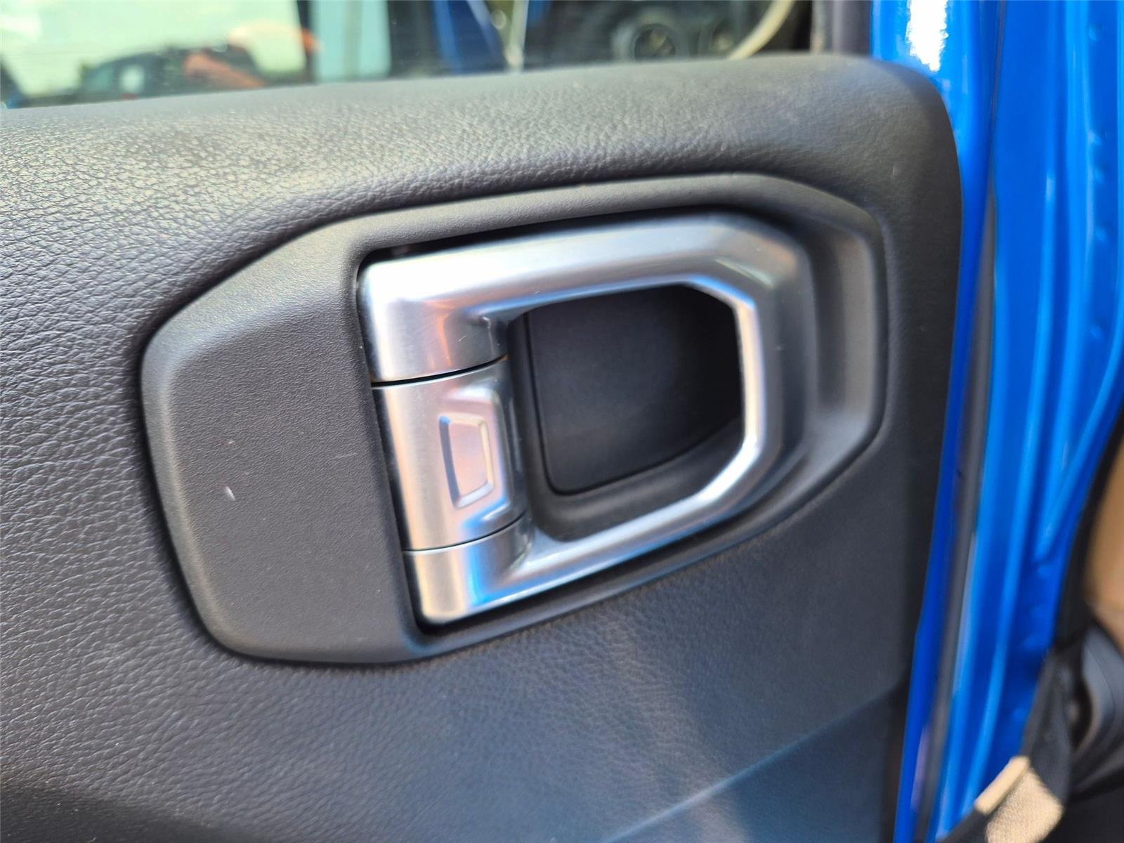 Used 2021 Hydro Blue Pearlcoat Jeep Unlimited Rubicon image 25