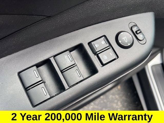 Used 2016  Honda LX image 6