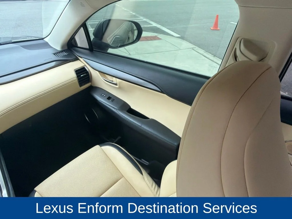 Used 2015 Atomic Silver Lexus 200t image 19