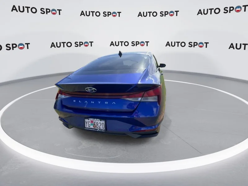 Used 2023 Blue Hyundai SEL image 2