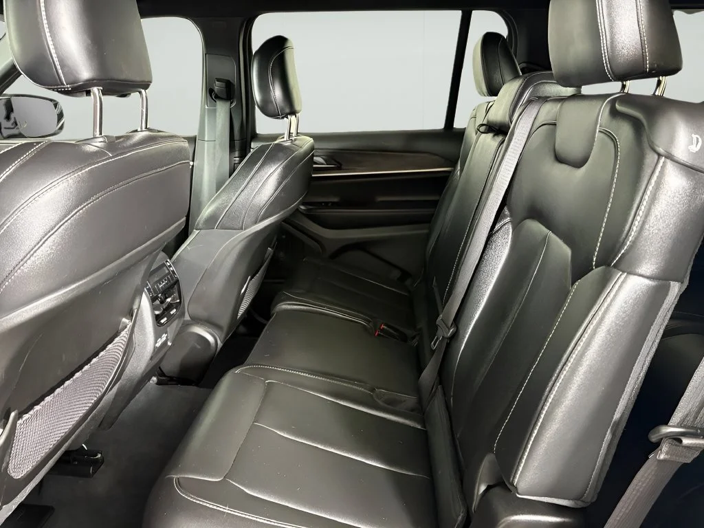 Used 2024 Silver Jeep Limited image 37
