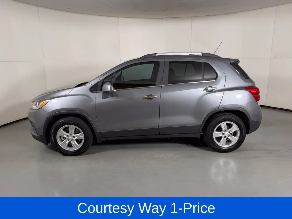 Used 2019 SATIN STEEL METALLIC Chevrolet LT image 6