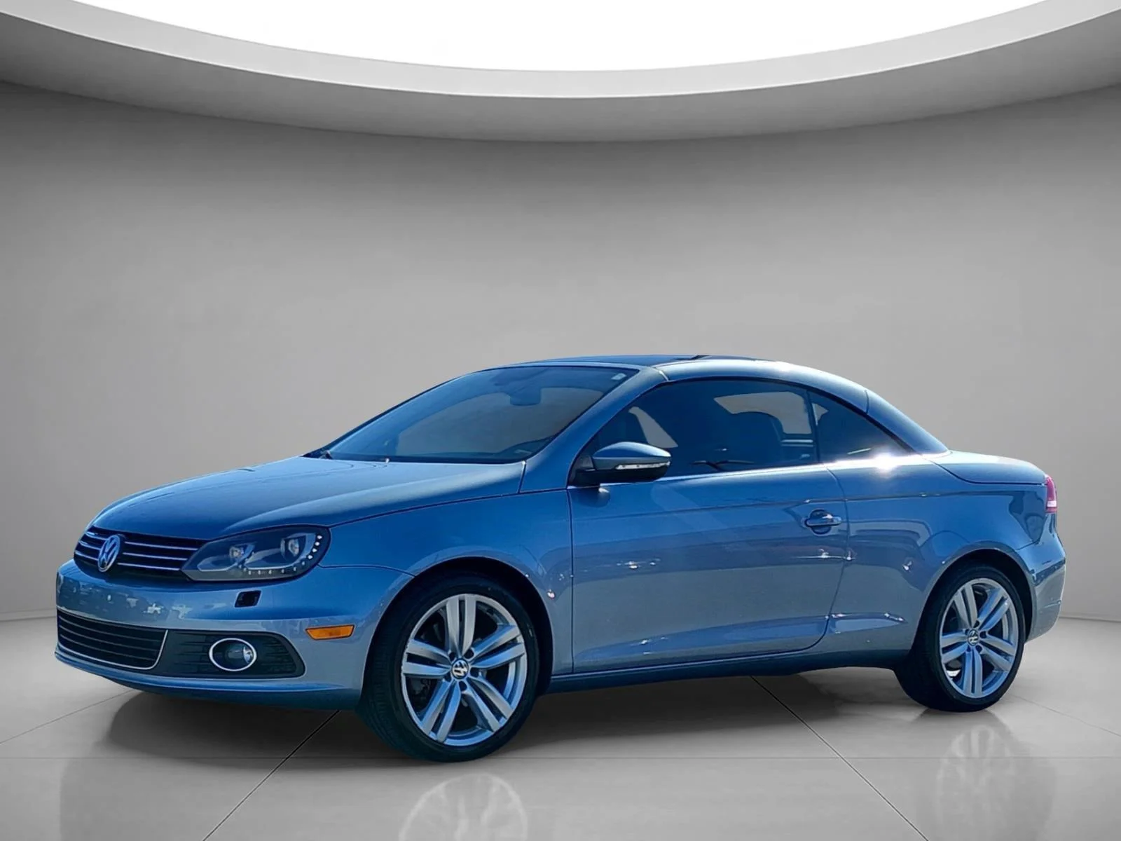 Used 2012 Horizon Blue Metallic Volkswagen Executive image 1