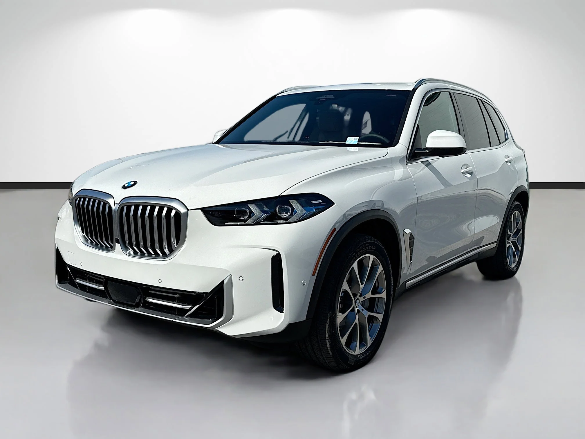 New 2026 Alpine White BMW sDrive40i image 7