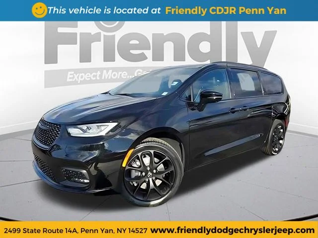 2026 Chrysler Pacifica Limited AWD's photo