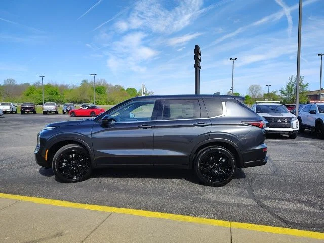 New 2026 Gray Mitsubishi SE image 3