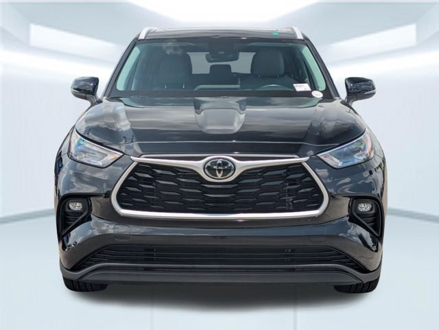 Used 2024 Black Toyota XLE image 10