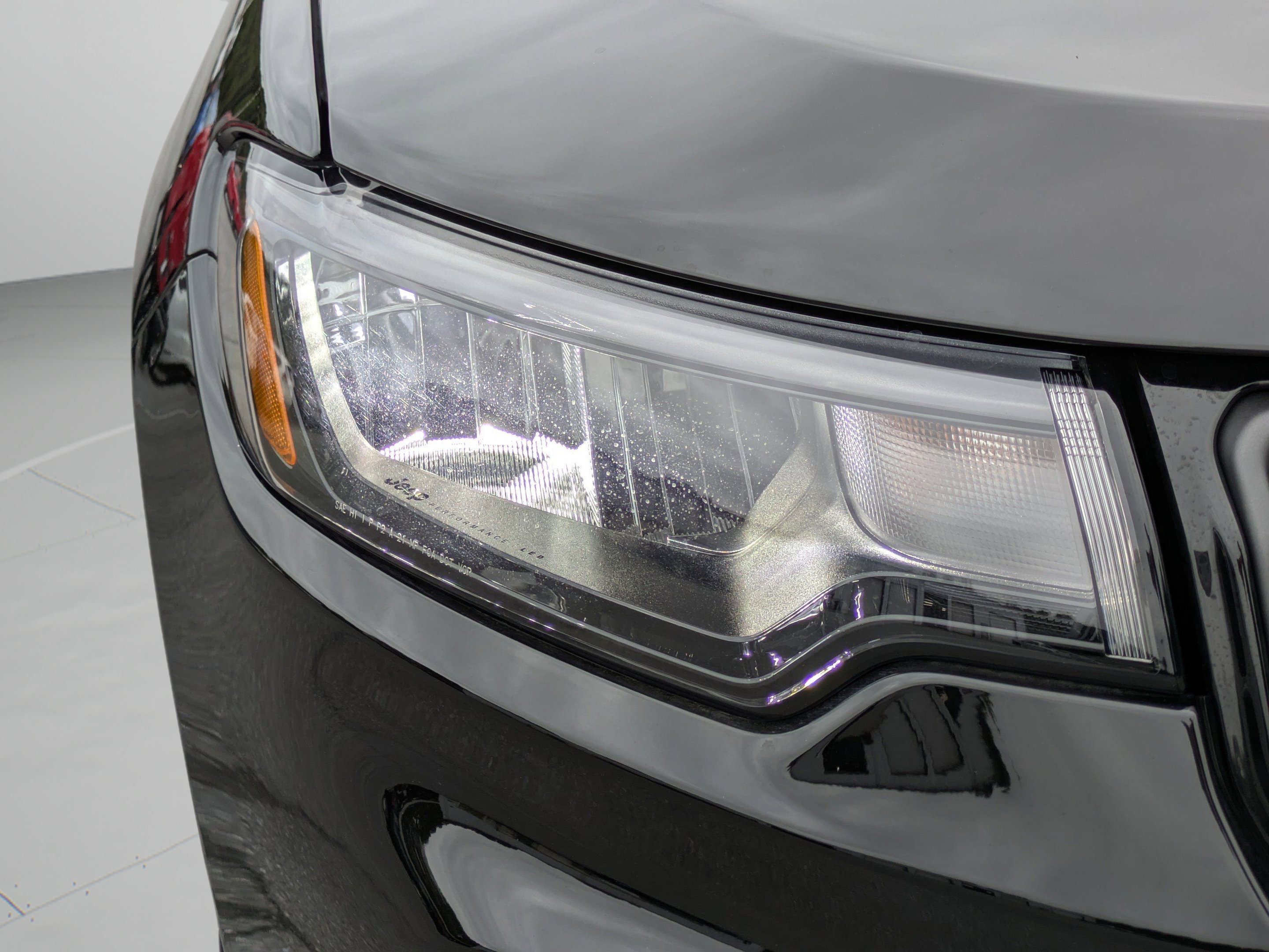 New 2026 Diamond Black Crystal Pearlcoat Jeep Latitude image 20