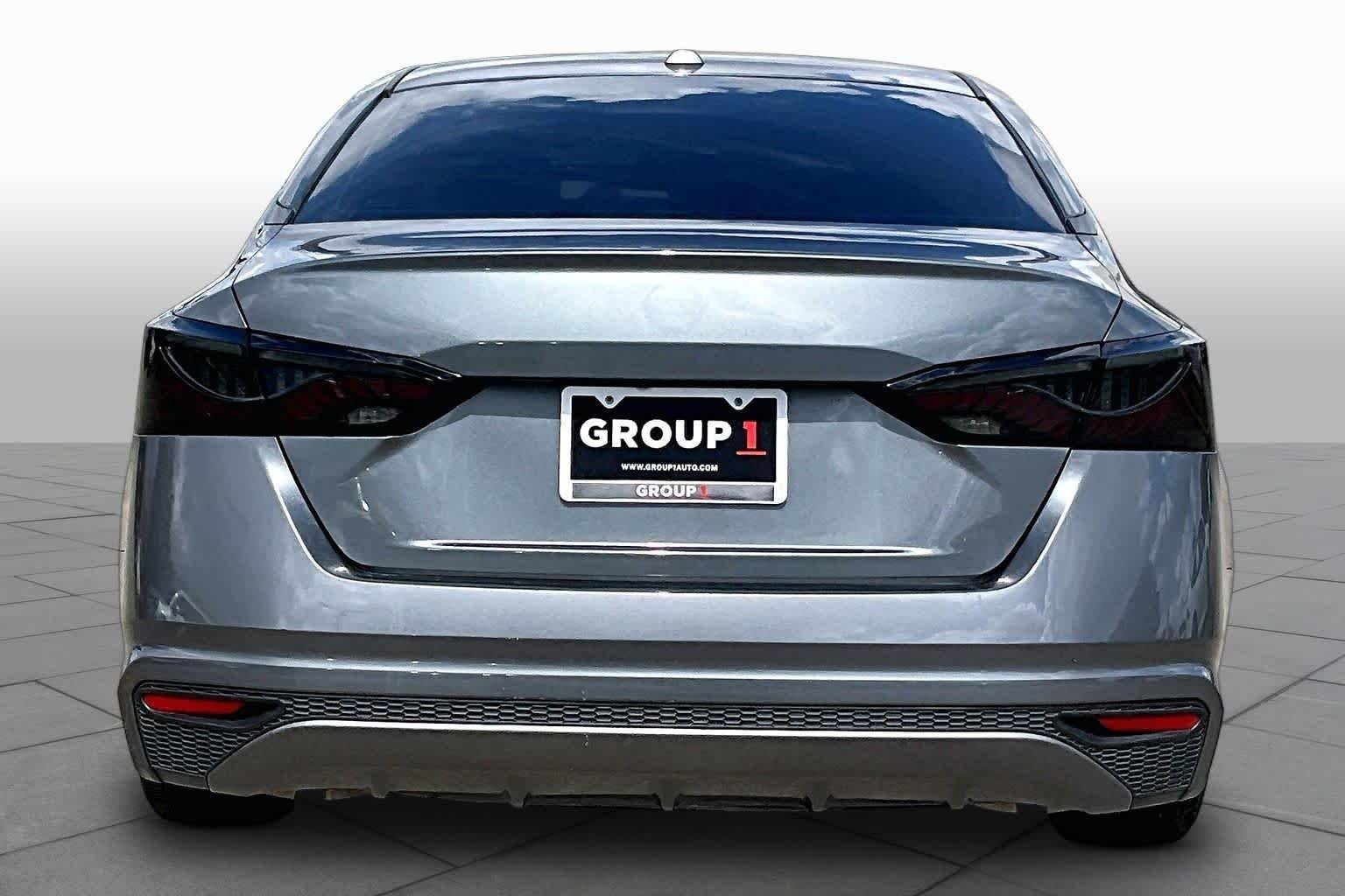 Used 2020 Gun Metallic Nissan 2.5 S image 5