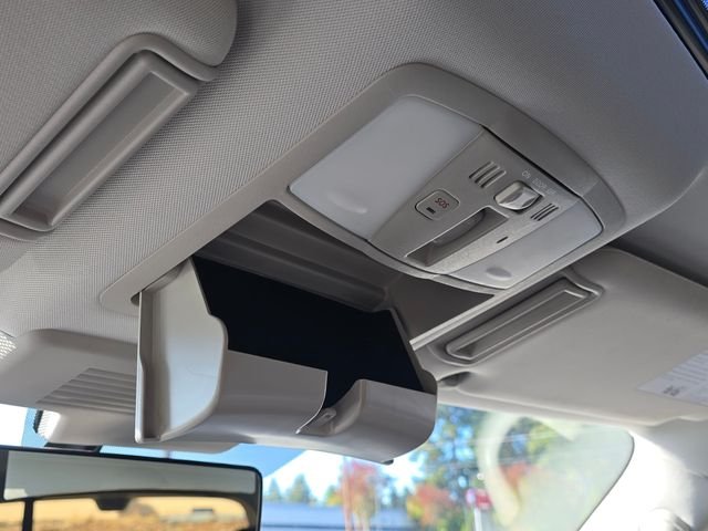Used 2018 Almond Nissan Platinum image 41
