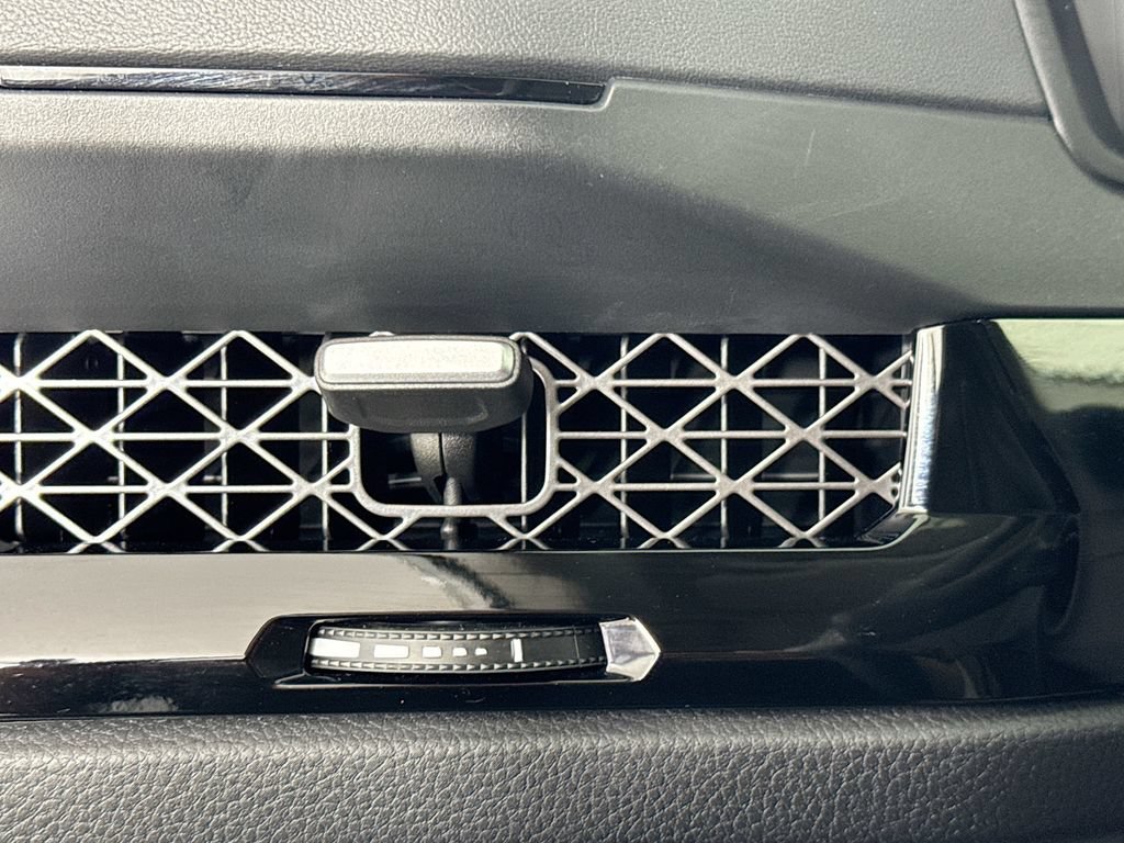 2025 Honda Accord Hybrid Touring - Photo 57