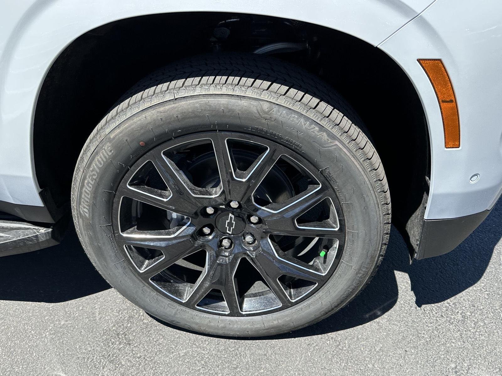 New 2026 Polar White Tricoat Chevrolet Premier image 17