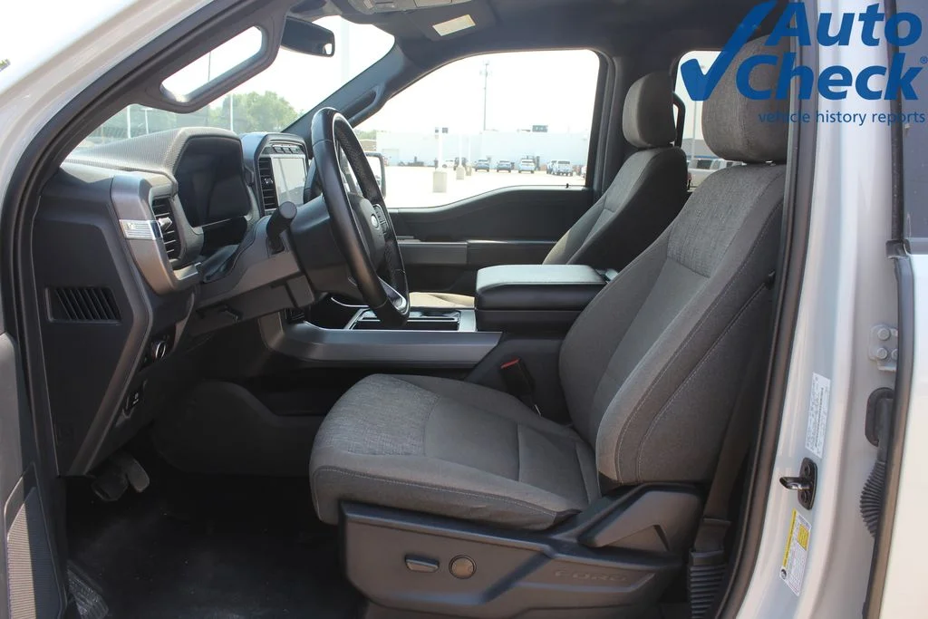 Used 2024 Oxford White Ford XLT image 11